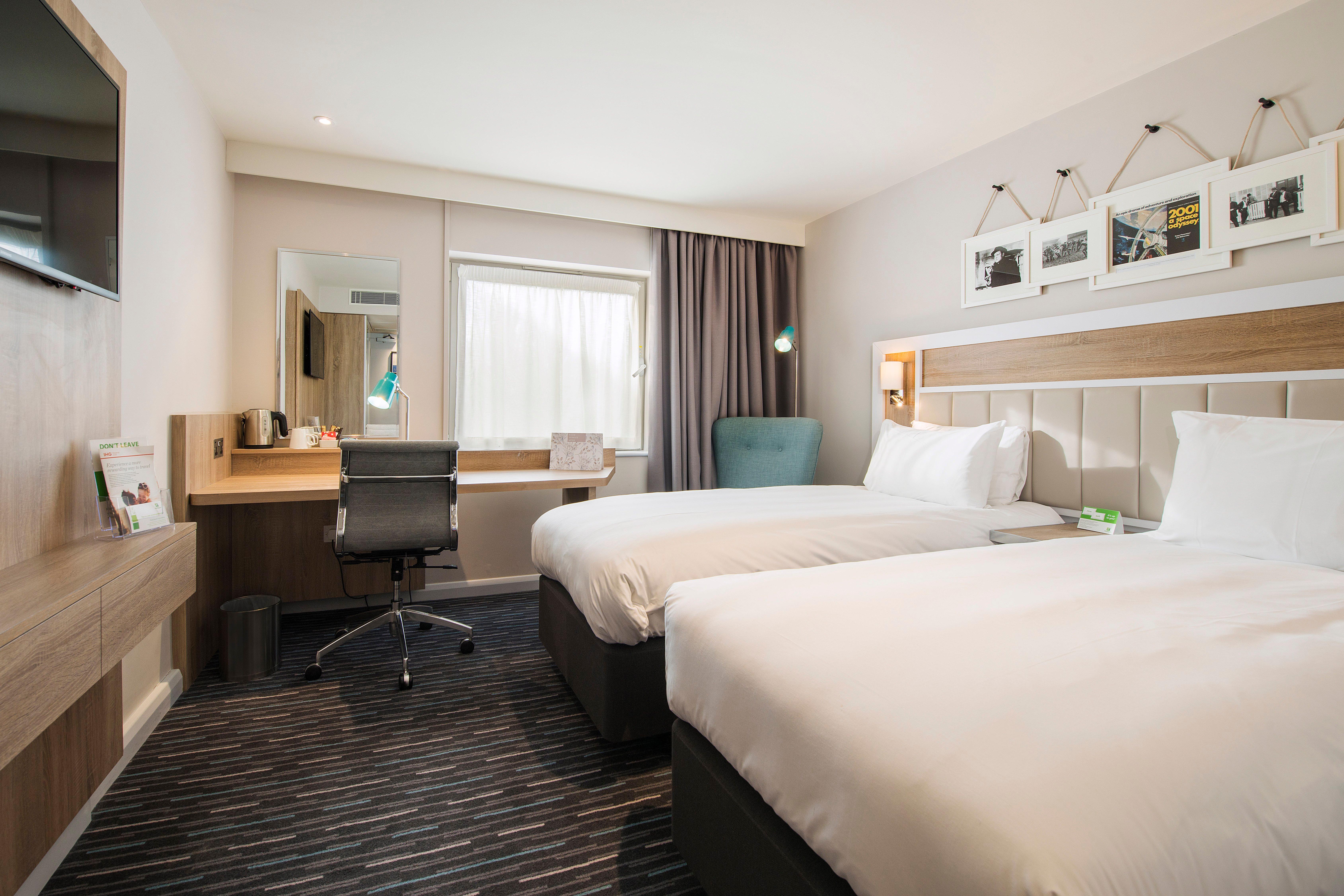 Holiday Inn London-Shepperton By Ihg Exterior photo