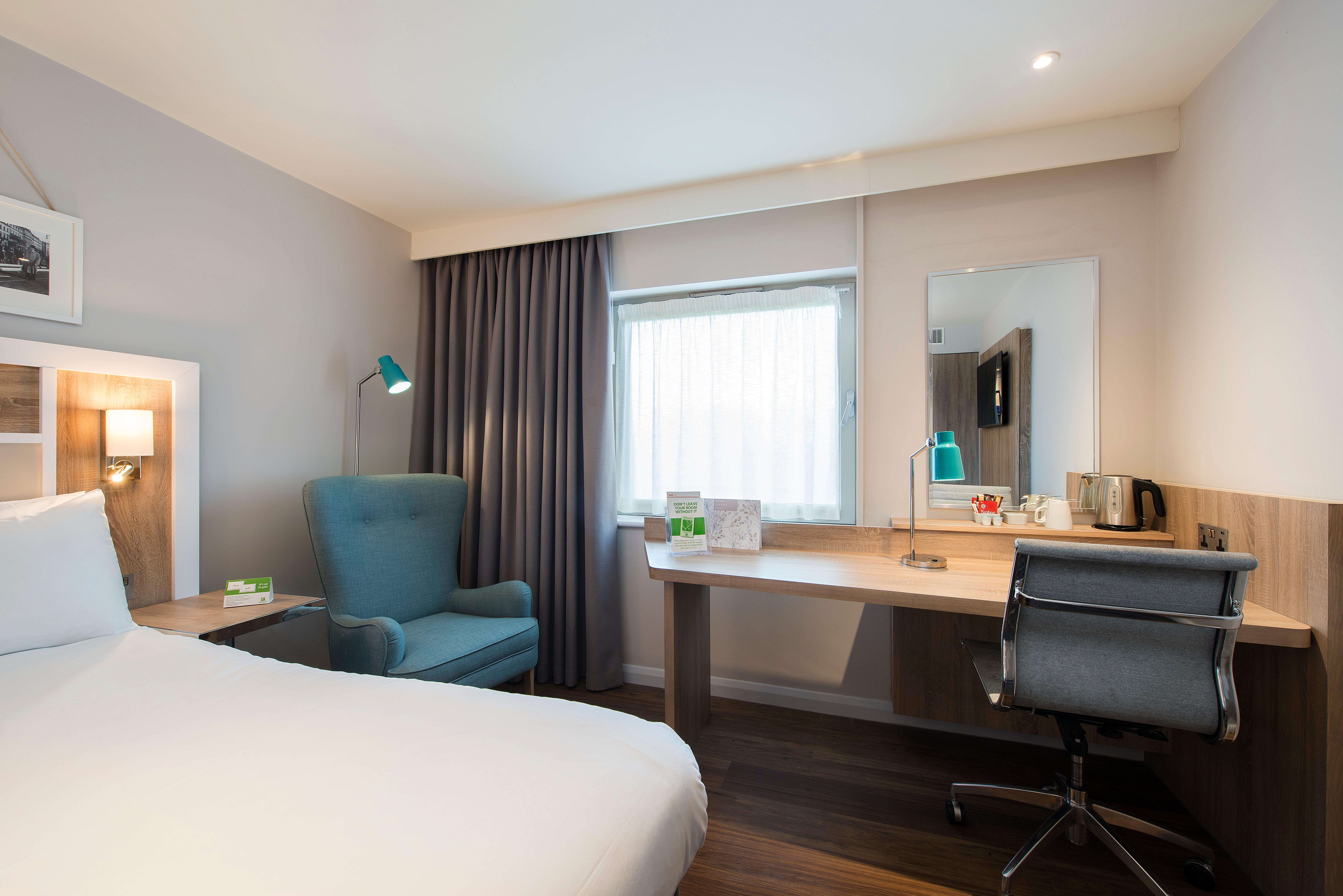Holiday Inn London-Shepperton By Ihg Exterior photo