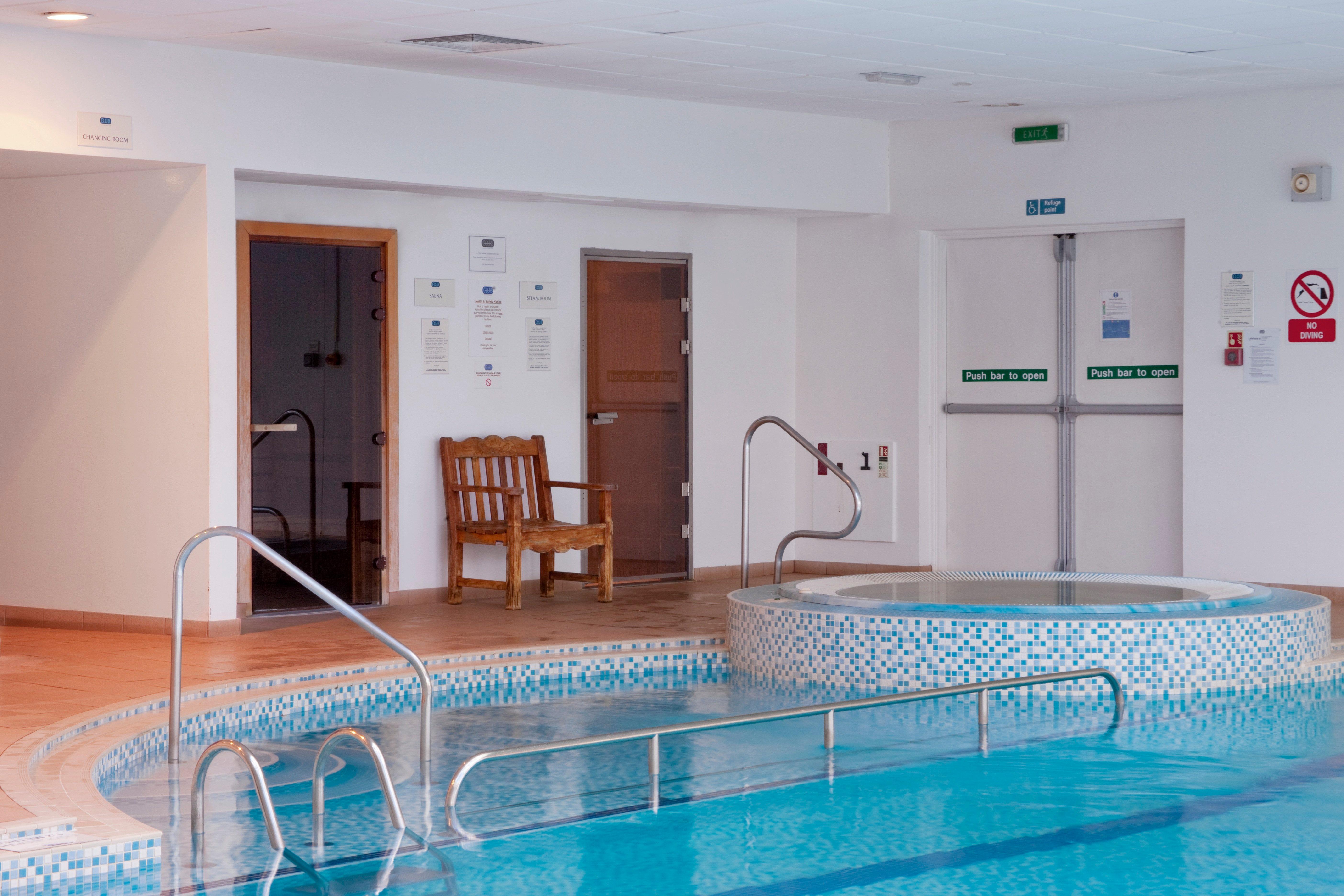 Holiday Inn London-Shepperton By Ihg Exterior photo
