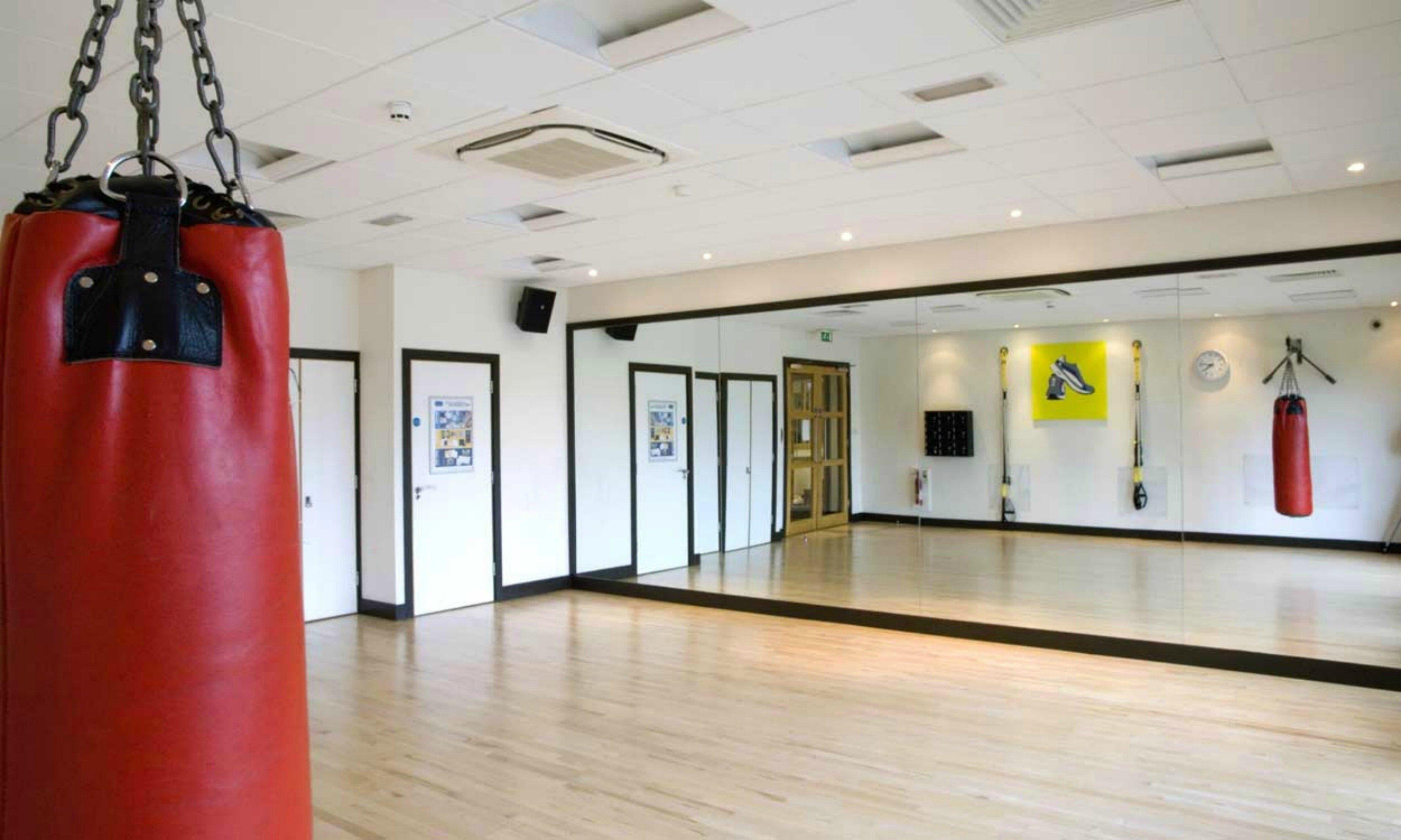Holiday Inn London-Shepperton By Ihg Exterior photo