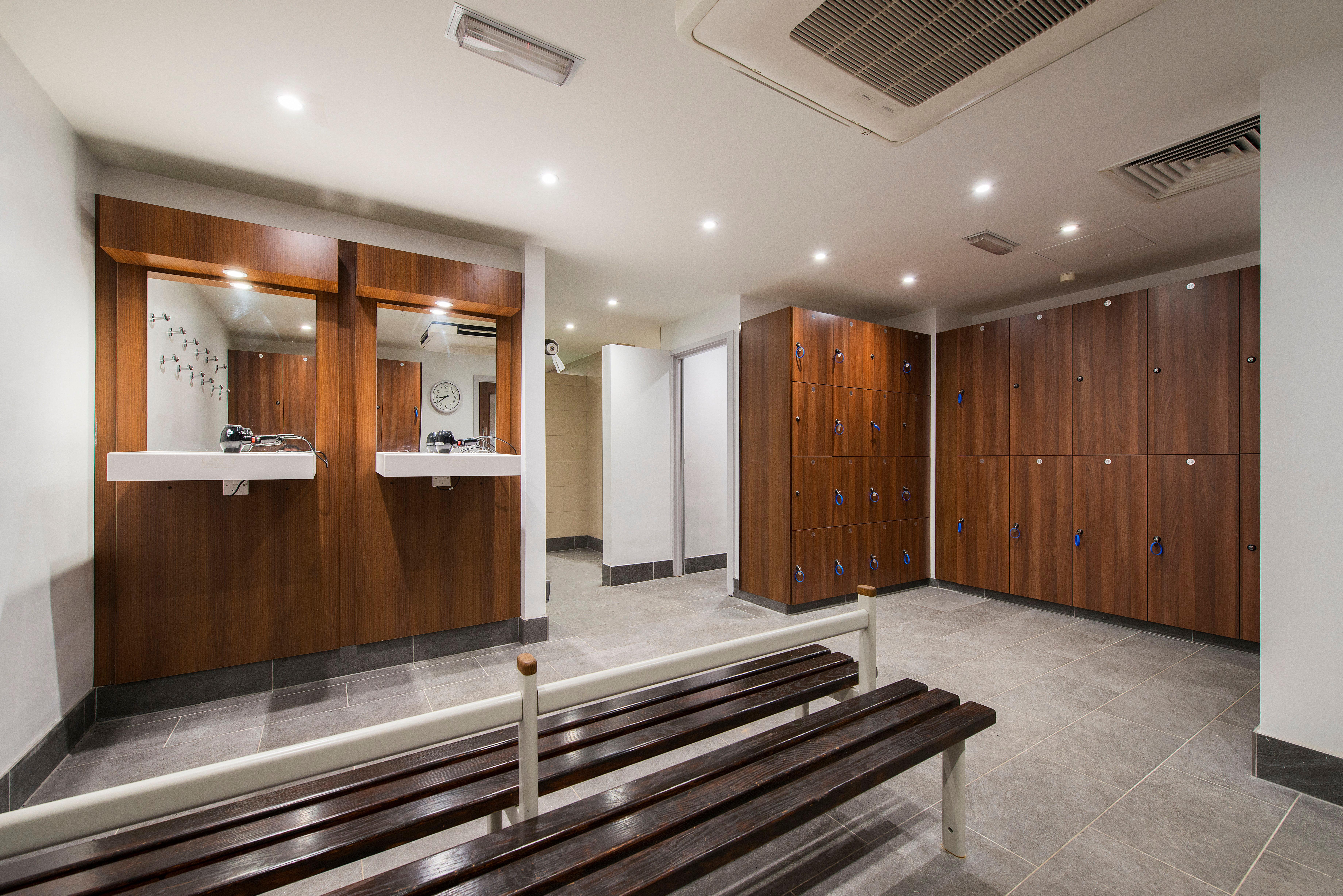 Holiday Inn London-Shepperton By Ihg Exterior photo