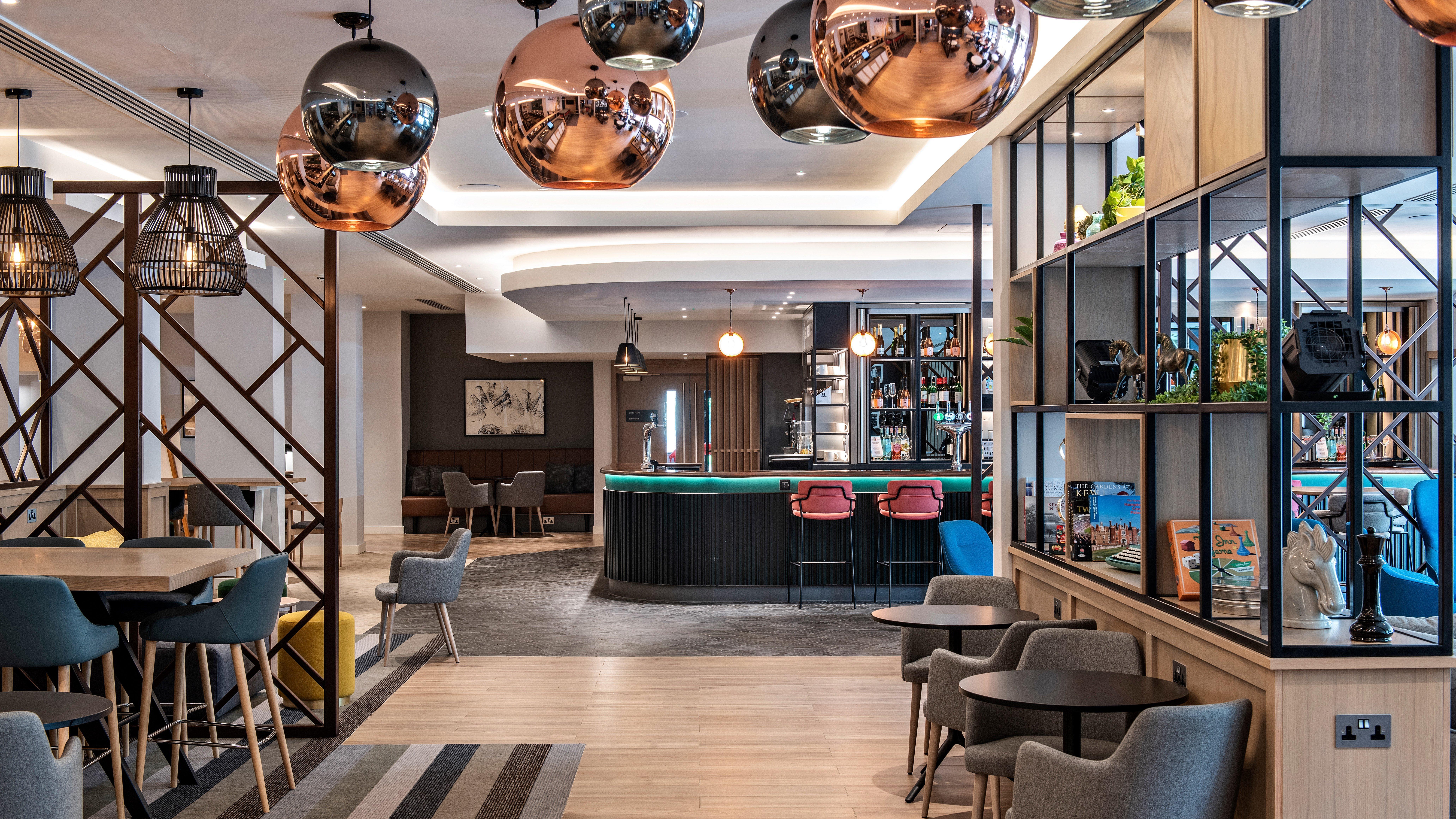 Holiday Inn London-Shepperton By Ihg Exterior photo