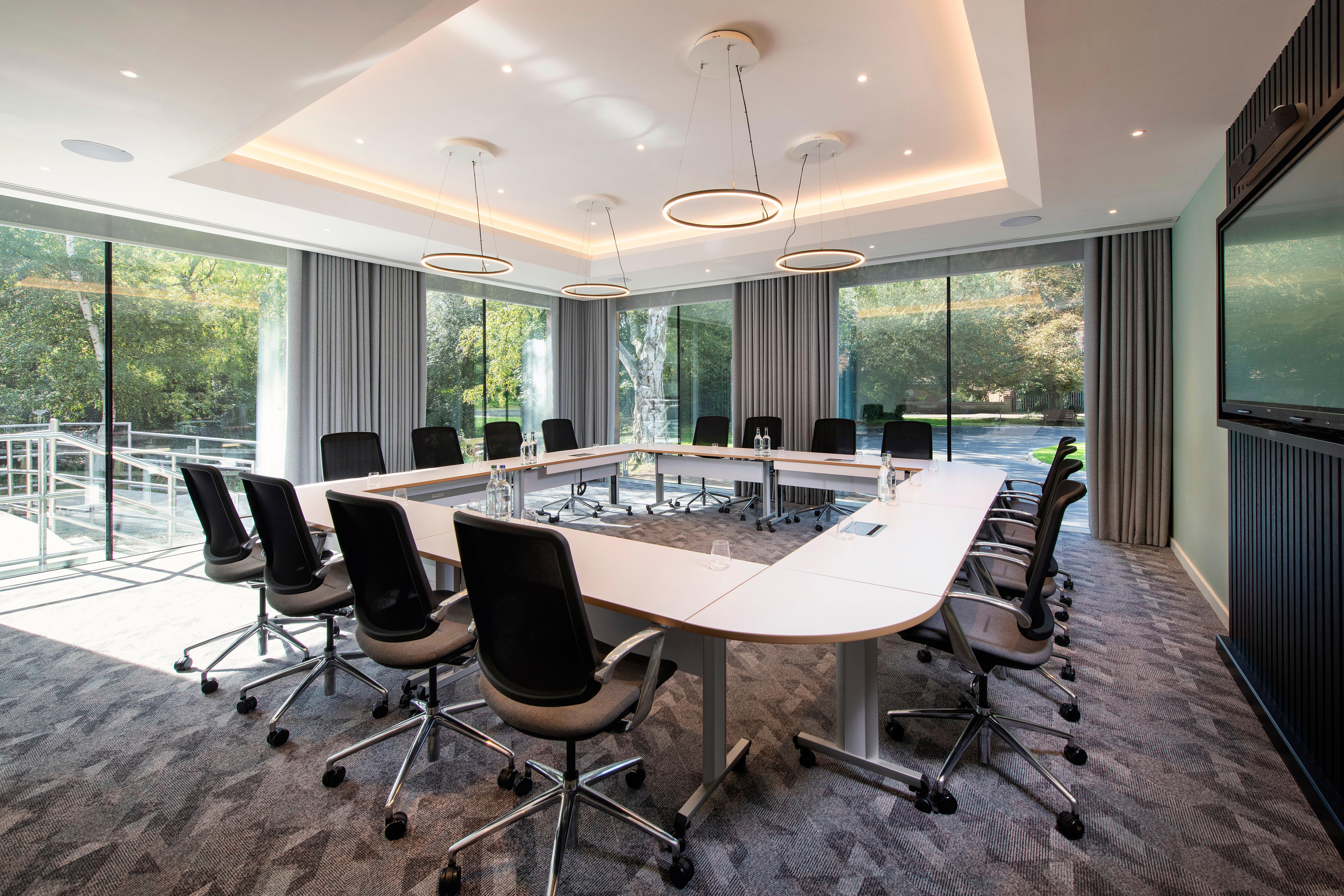 Holiday Inn London-Shepperton By Ihg Exterior photo