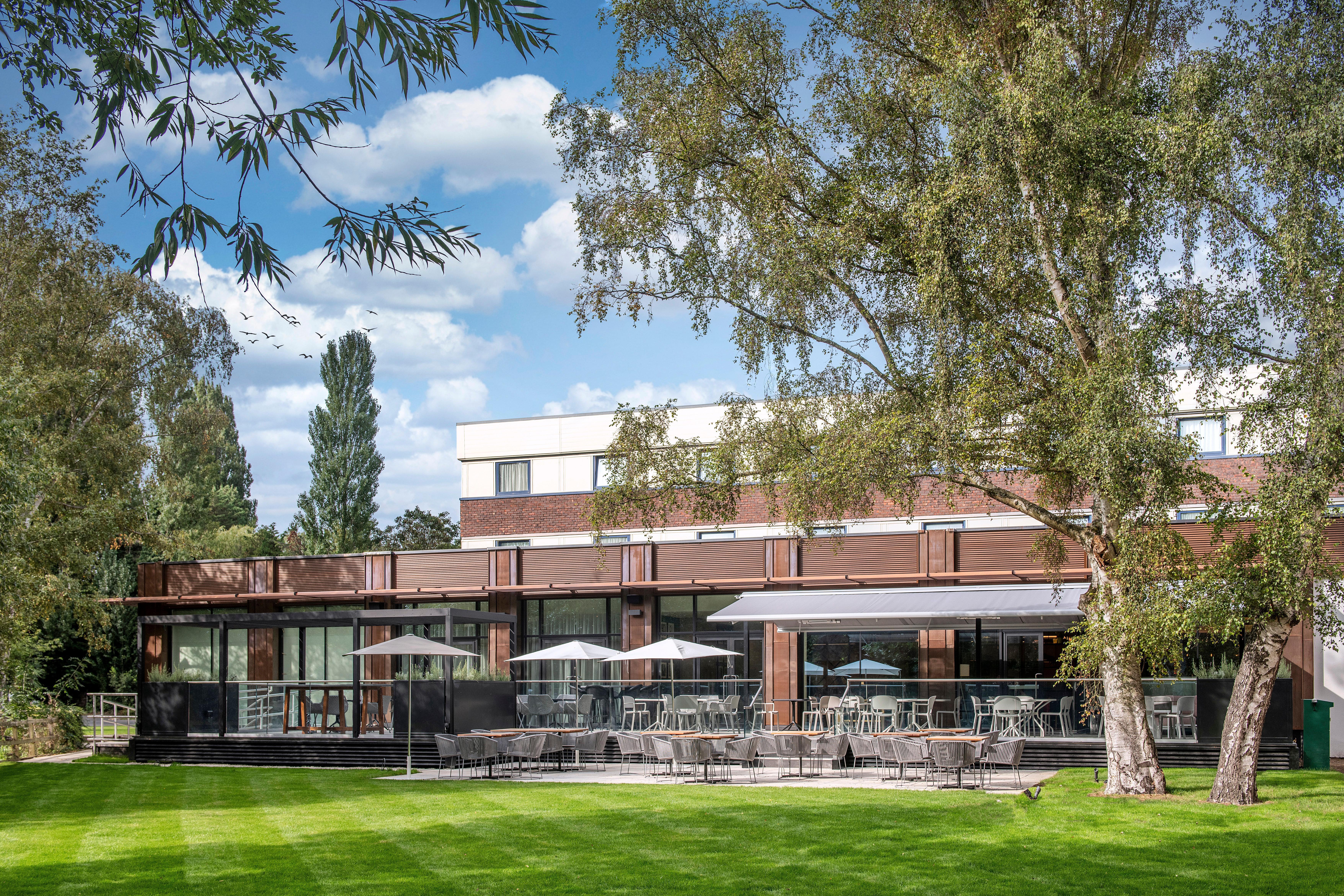 Holiday Inn London-Shepperton By Ihg Exterior photo
