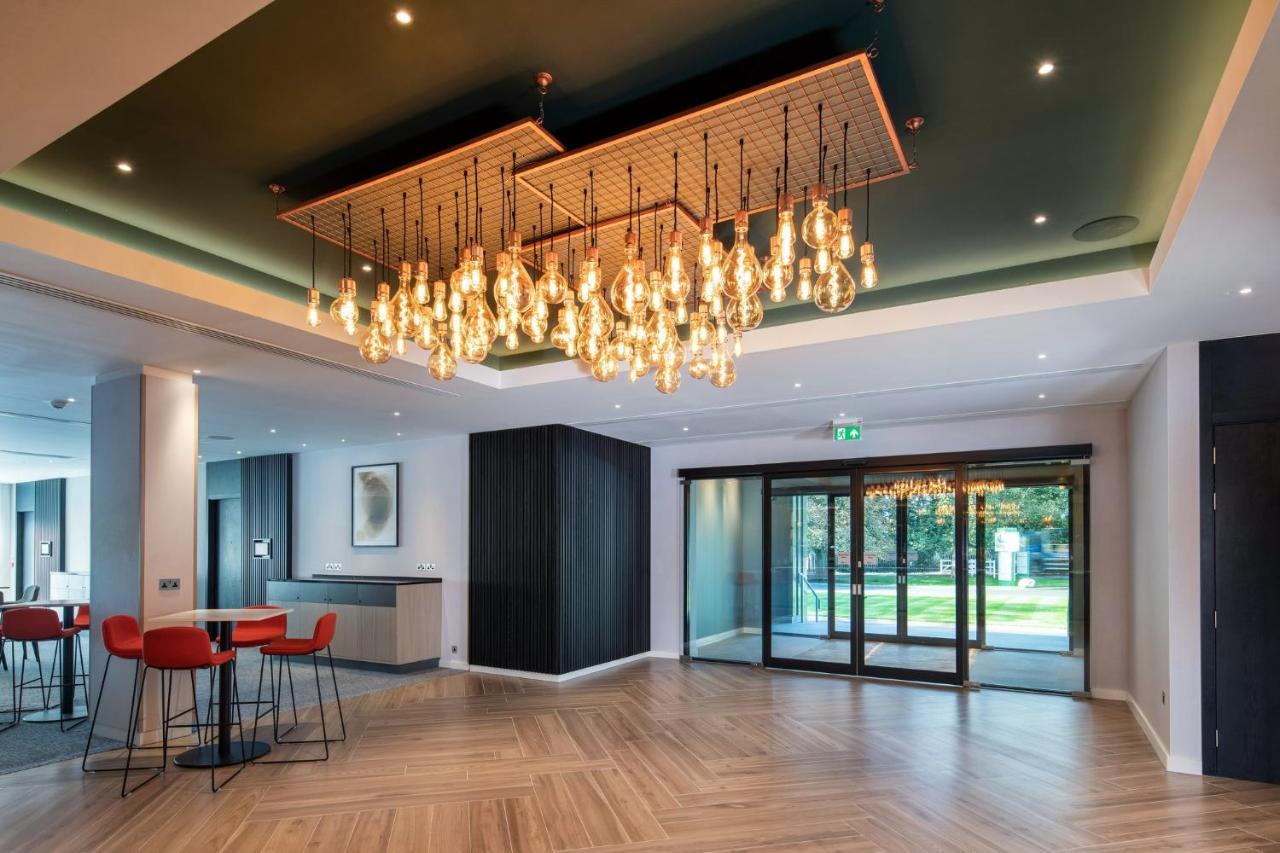Holiday Inn London-Shepperton By Ihg Exterior photo