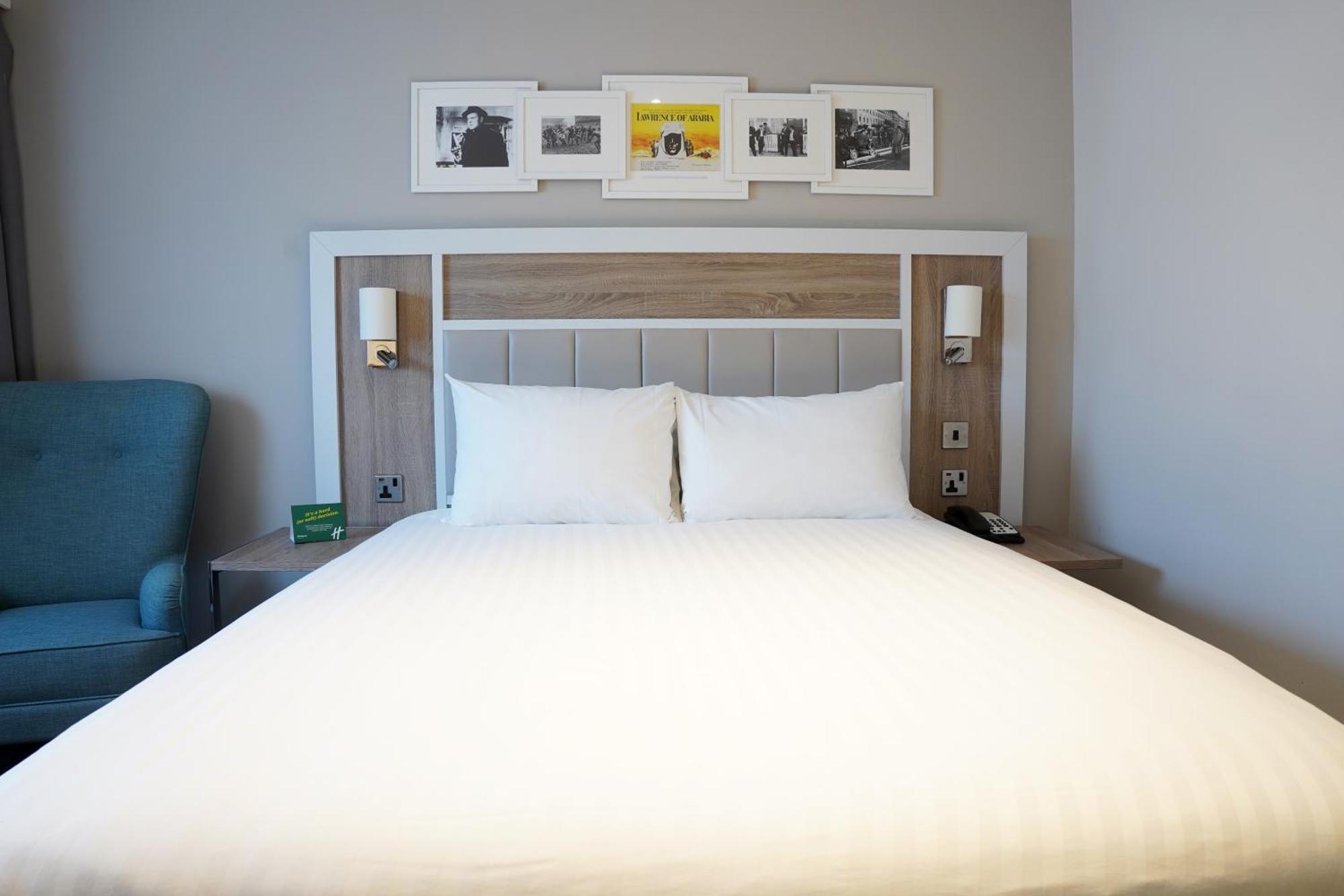 Holiday Inn London-Shepperton By Ihg Exterior photo